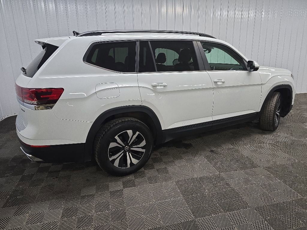 Used 2024 Volkswagen Atlas SE AWD/4WD image 3