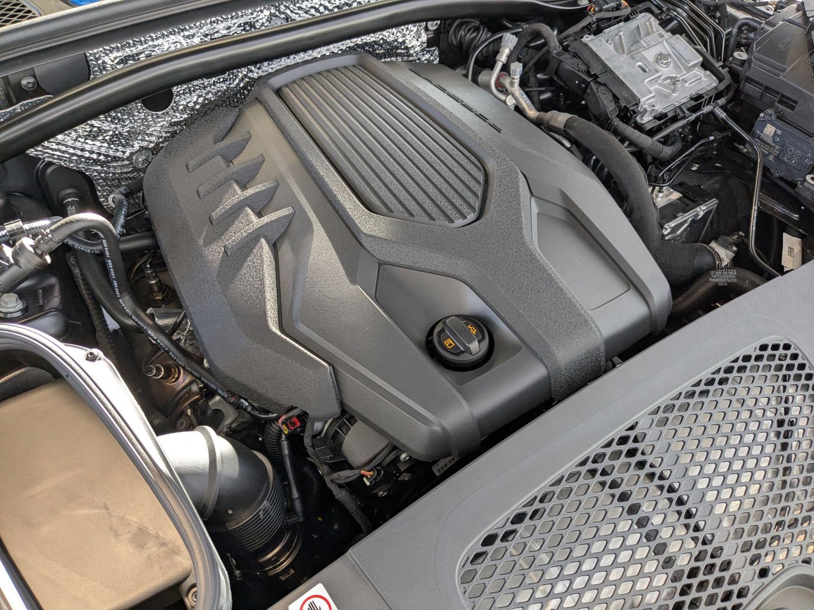 Certified 2025 Porsche Macan image 27