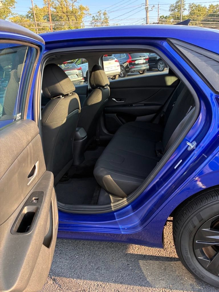 Used 2023 Hyundai Elantra SEL FWD image 22
