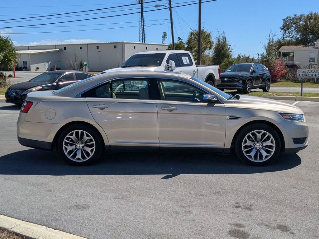 Used 2017 Ford Taurus Limited image 4