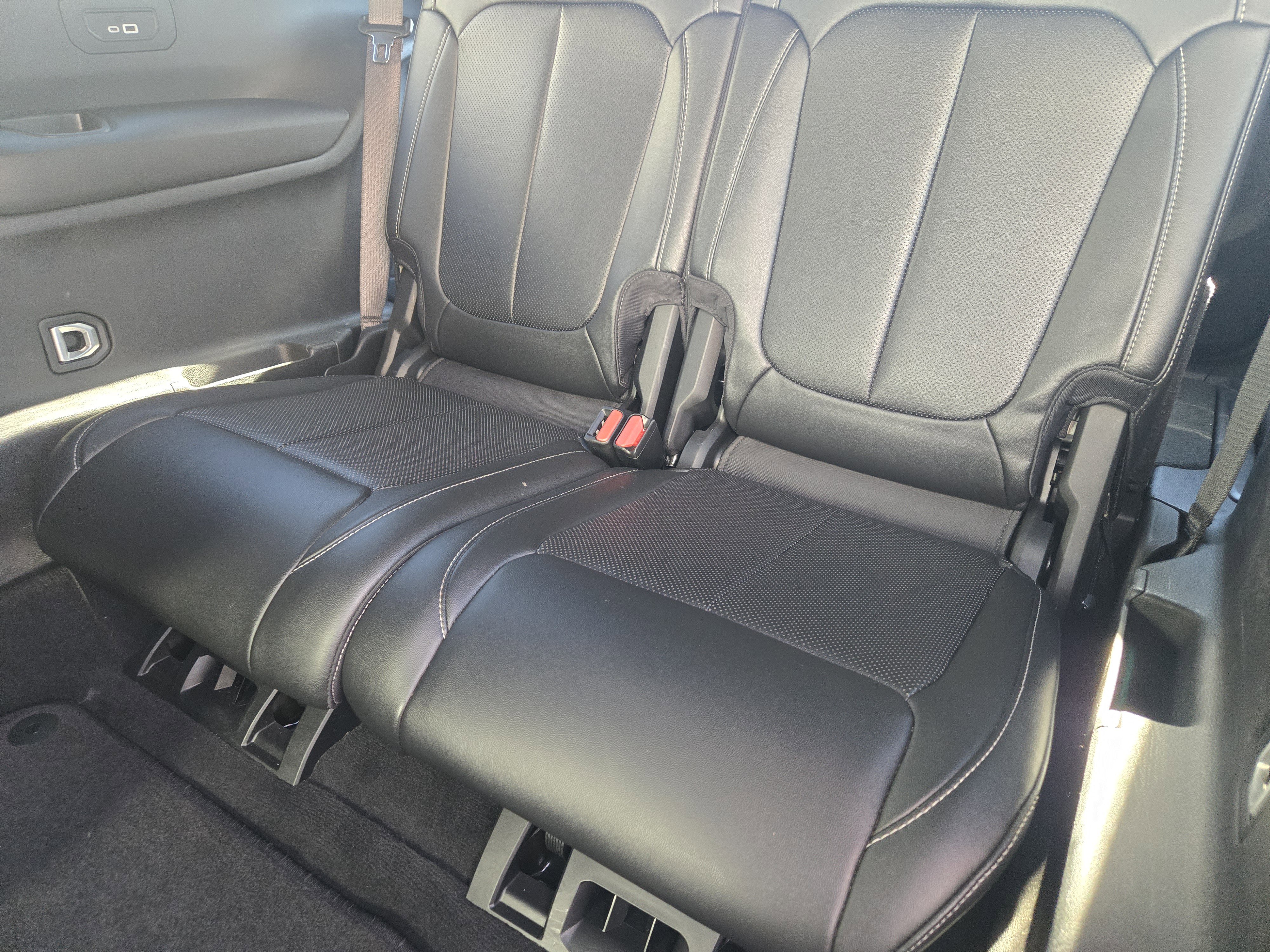 Used 2024 Jeep Grand Cherokee L Limited w/ Luxury Tech Group II image 34