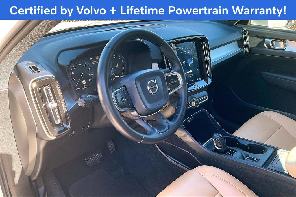 Used 2020 Volvo XC40 T5 Momentum w/ Protection Package Premier image 18