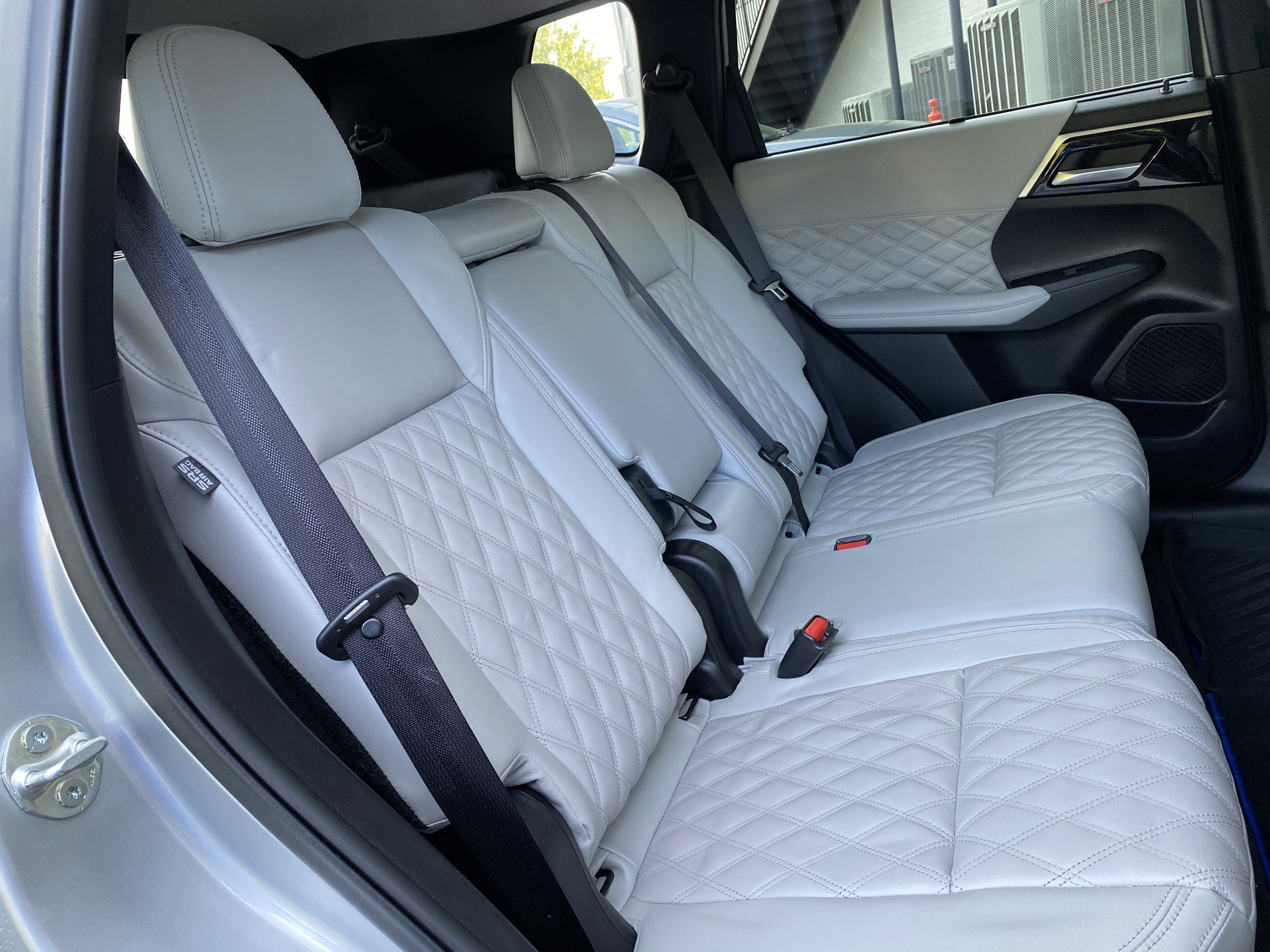 Used 2024 Mitsubishi Outlander 4WD Plug-In Hybrid image 37