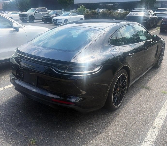 Used 2023 Porsche Panamera 4 Platinum Edition AWD/4WD image 5