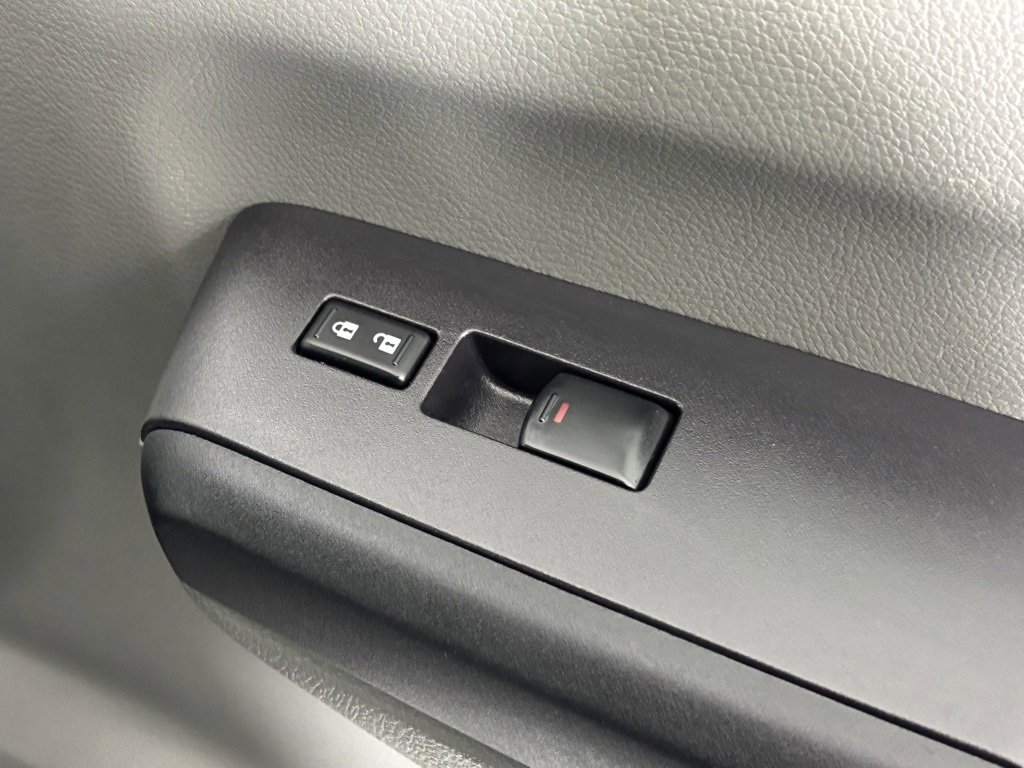 Used 2018 Nissan NV 3500 S image 30