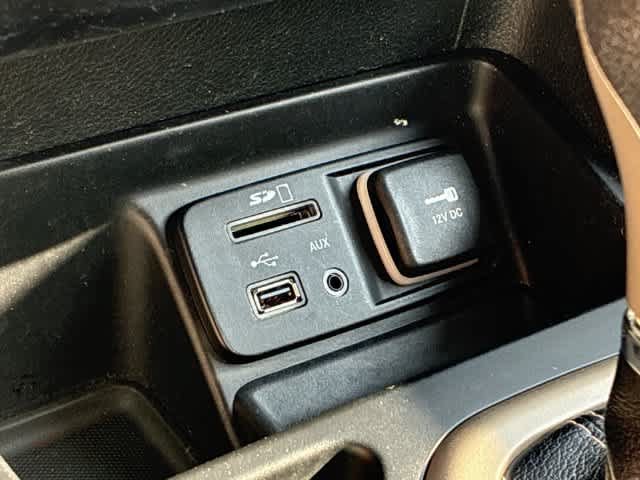 Used 2014 Jeep Cherokee Latitude FWD image 32
