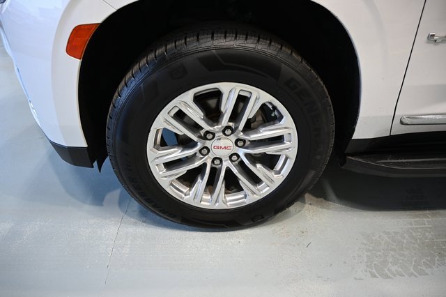 Used 2021 GMC Yukon XL SLT w/ SLT Premium Package image 34