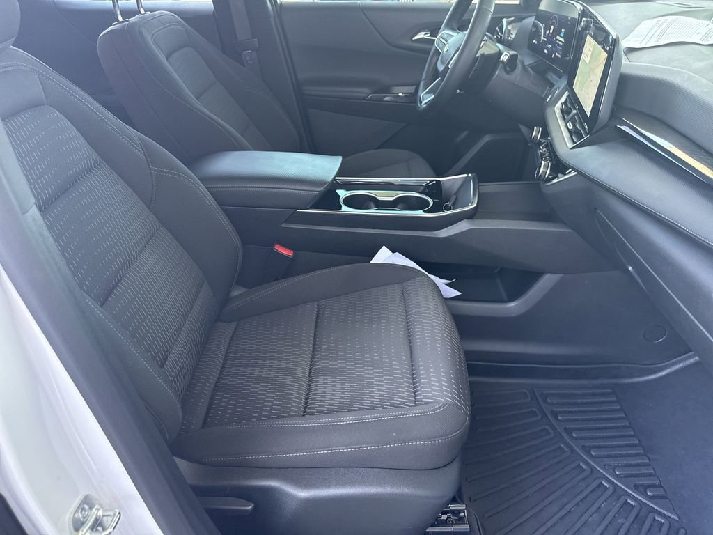 Used 2025 Chevrolet Equinox LT image 35