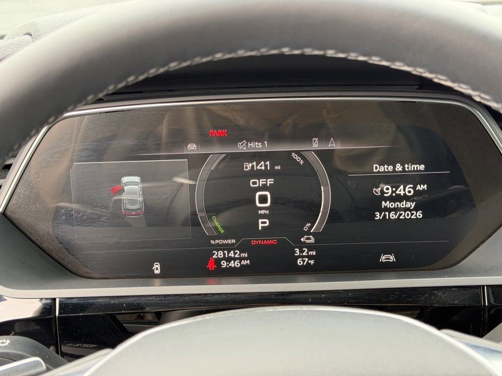 Certified 2022 Audi e-tron Premium image 28