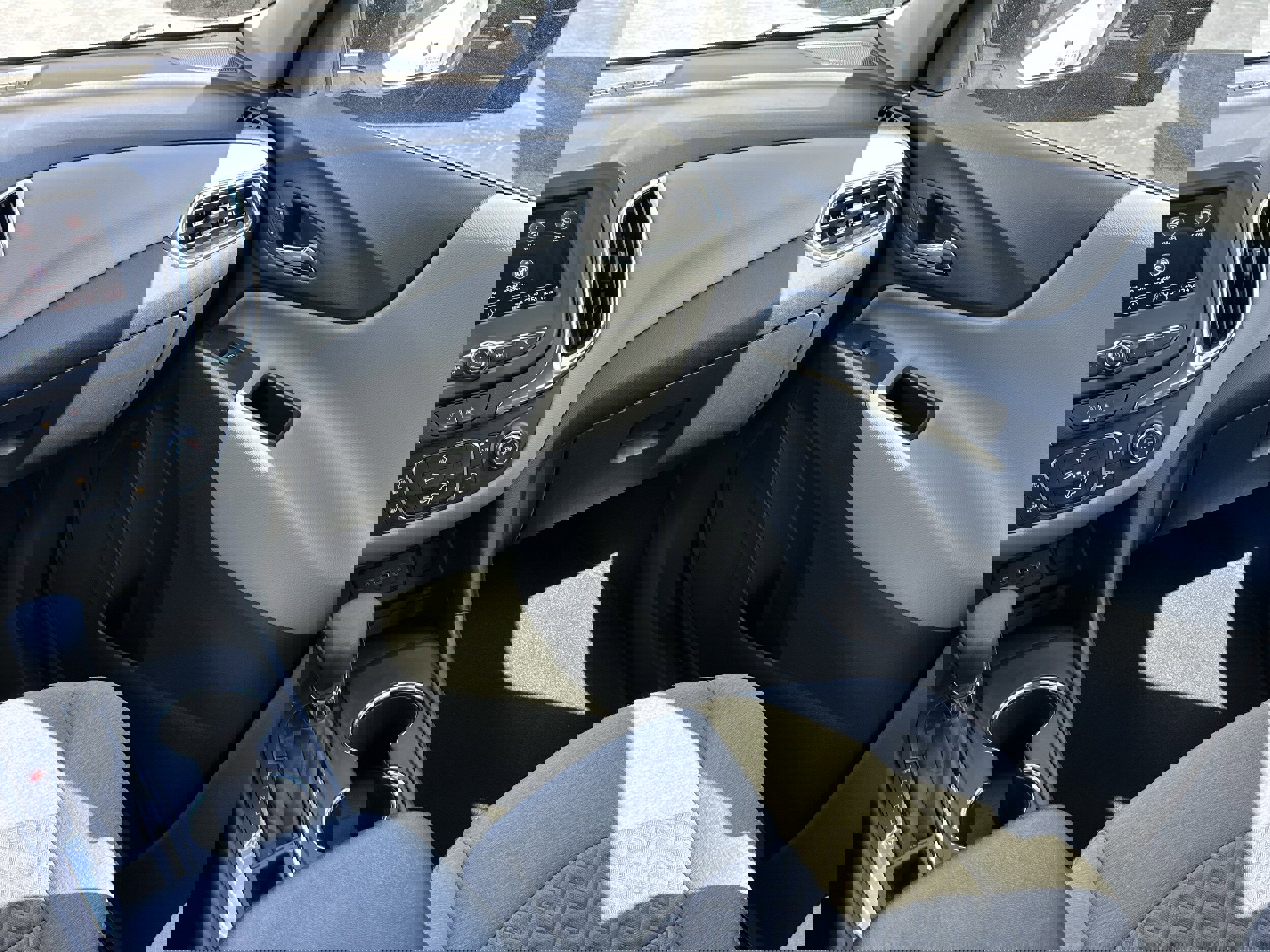 Used 2024 Chevrolet Equinox LS w/ Sport Edition image 12