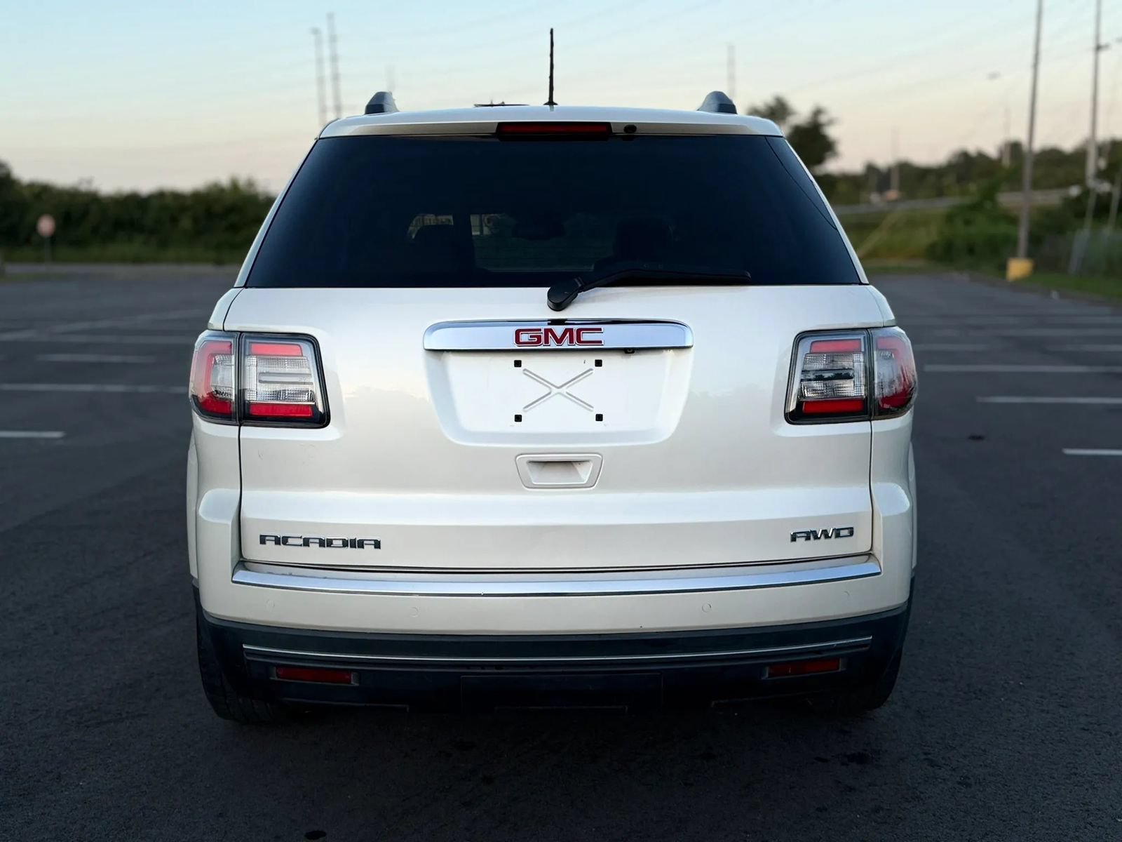 Used 2014 GMC Acadia SLT AWD/4WD image 4