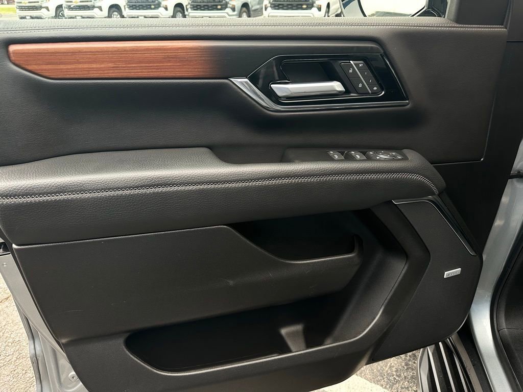 Certified 2025 GMC Yukon XL Denali image 12