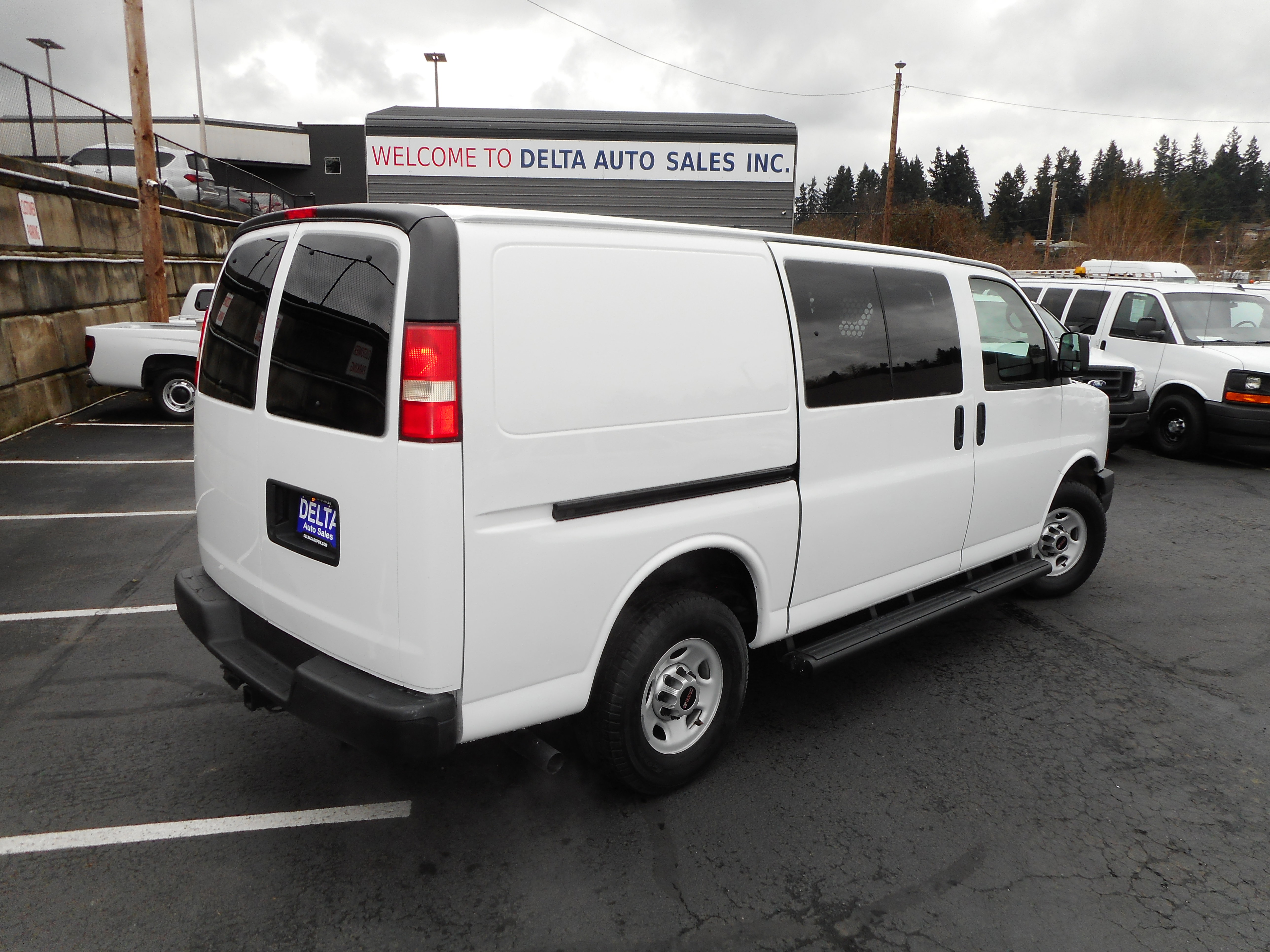Used 2013 GMC Savana 3500 w/ Power Package image 8