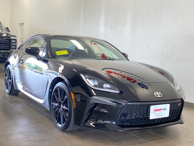 Used 2026 Toyota GR86 Premium RWD image 2