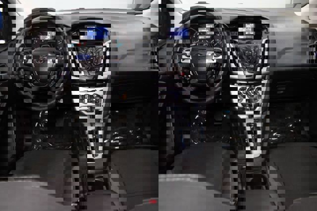 Used 2012 Ford Focus SE image 2