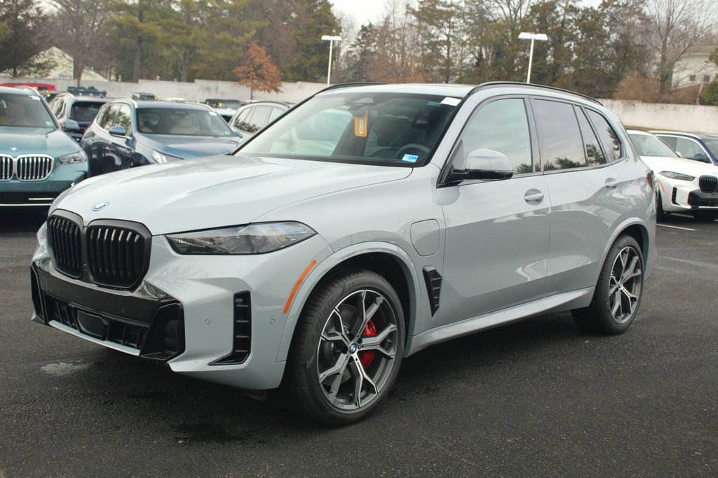 New 2026 BMW X5 xDrive50e w/ M Sport Package image 3