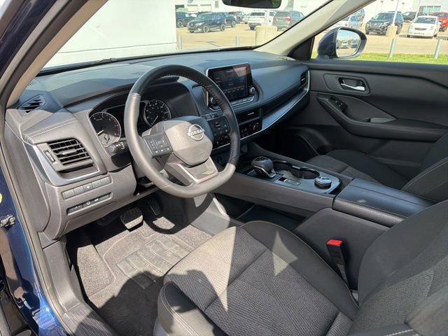 Used 2025 Nissan Rogue SV AWD/4WD image 11