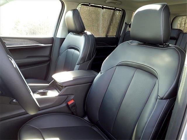 New 2024 Jeep Grand Cherokee Limited 4xe w/ Luxury Tech Group II image 10