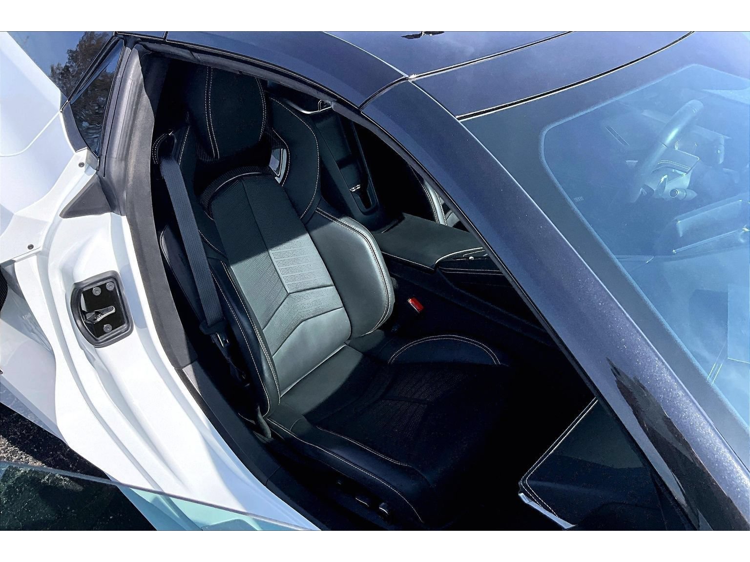 Used 2022 Chevrolet Corvette Stingray Premium Conv w/ Z51 Performance Package RWD image 43