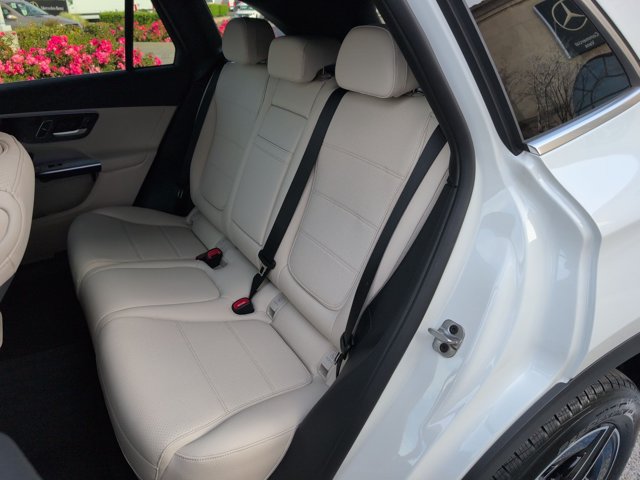 New 2026 Mercedes-Benz GLC 300 image 16