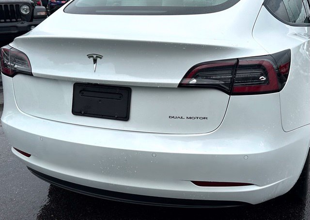 Used 2022 Tesla Model 3 Long Range AWD/4WD image 11