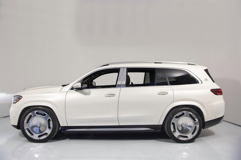 Used 2024 Mercedes-Benz Maybach GLS 600 4MATIC image 5