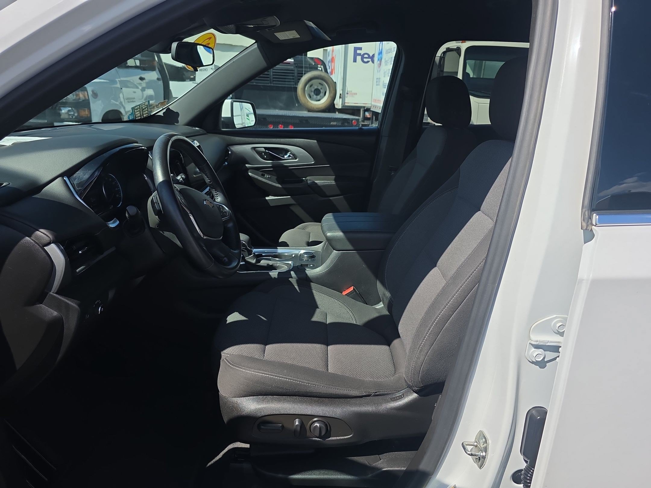 Used 2022 Chevrolet Traverse LT AWD/4WD image 25