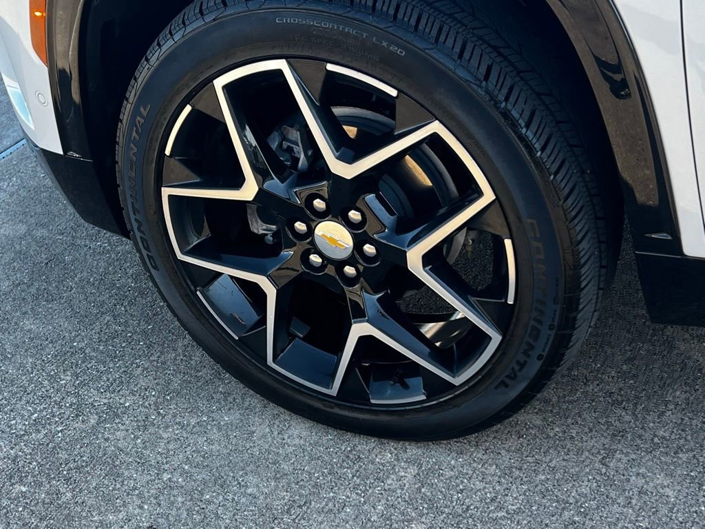 Used 2025 Chevrolet Traverse High Country image 44