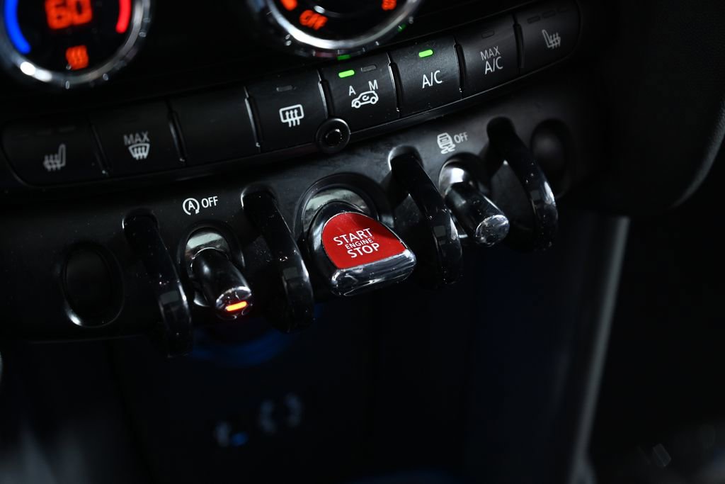 Used 2015 MINI Cooper 2-Door Hardtop FWD image 16