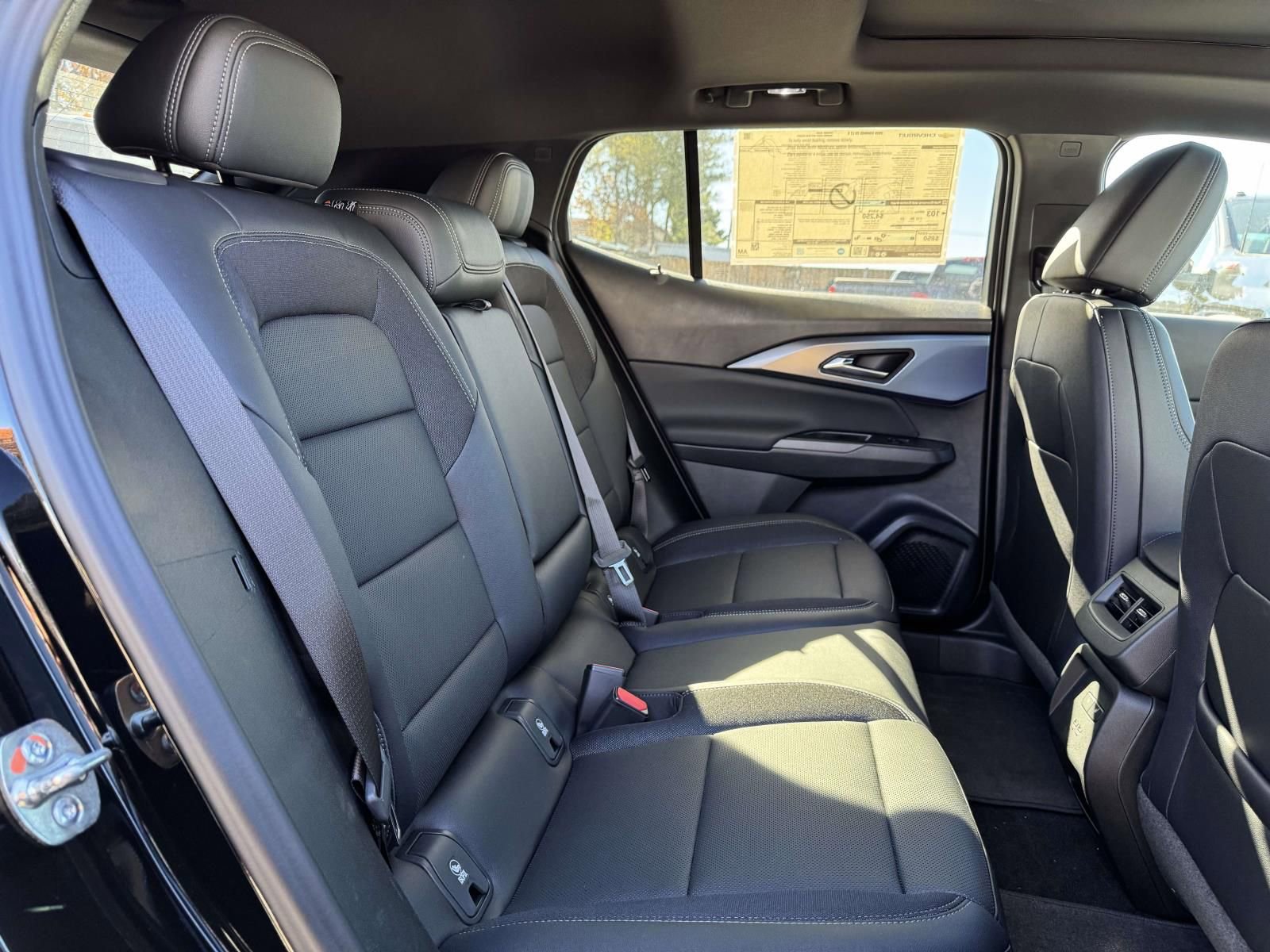 New 2026 Chevrolet Equinox EV LT w/ Convenience Package II AWD/4WD image 24
