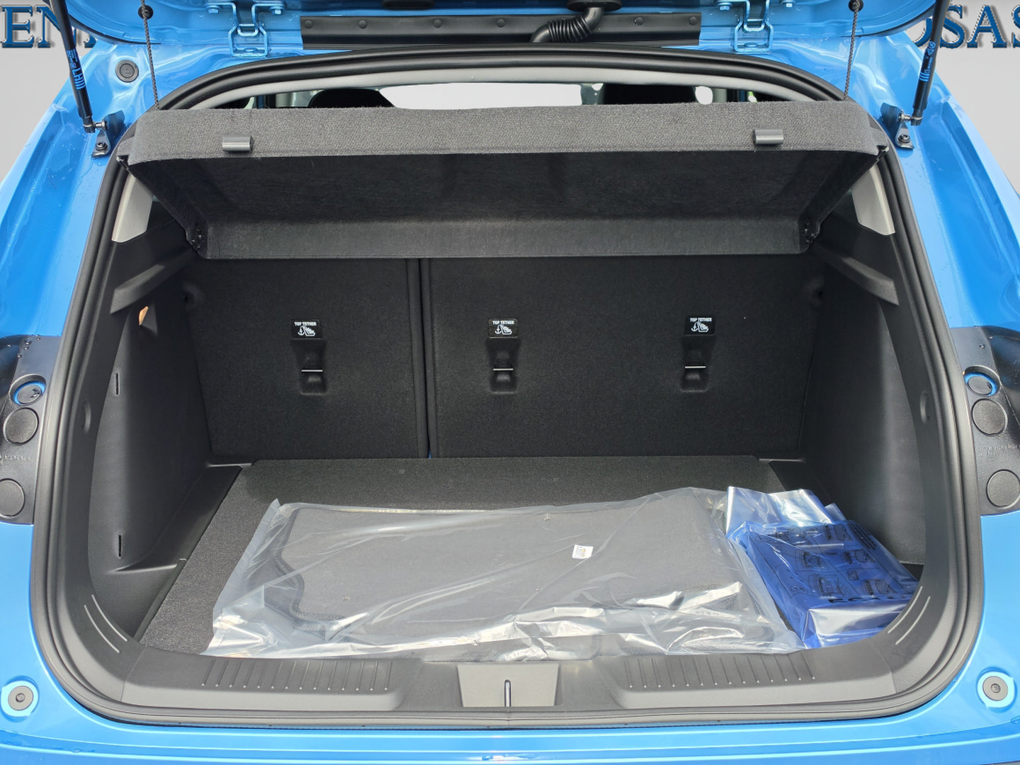 New 2026 Chevrolet Trax LT w/ Sunroof Package FWD image 15