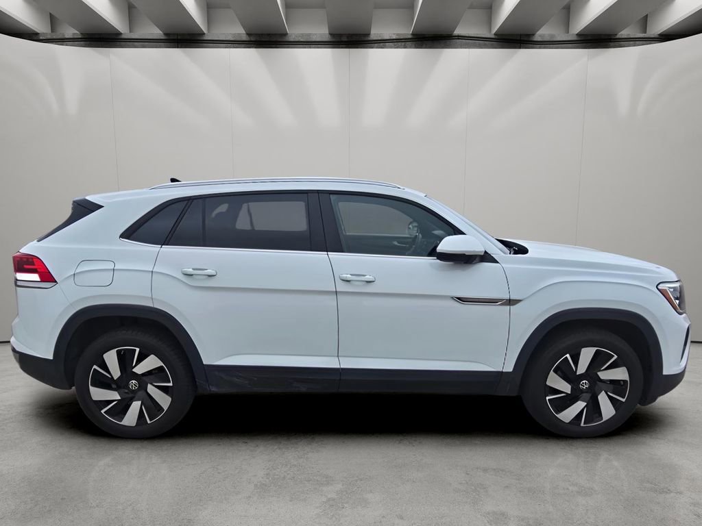 Used 2024 Volkswagen Atlas Cross Sport SE image 6