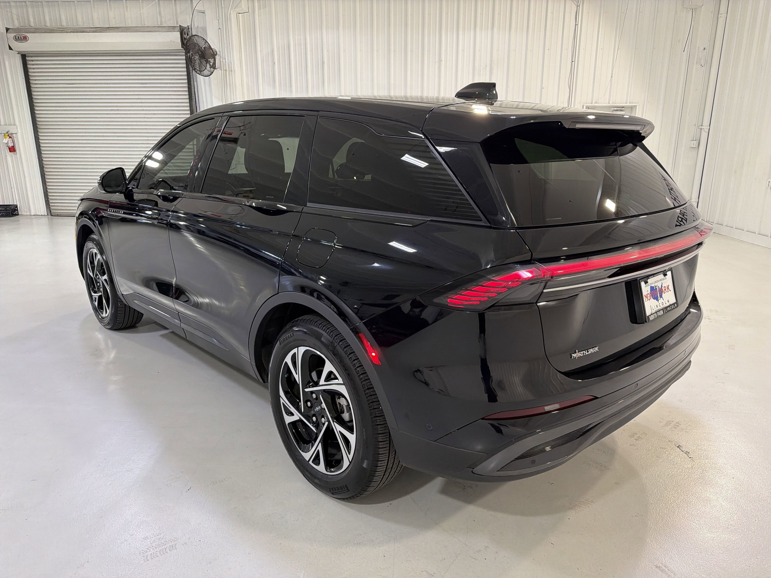 Used 2024 Lincoln Nautilus Premier w/ Jet Appearance Package AWD/4WD image 25