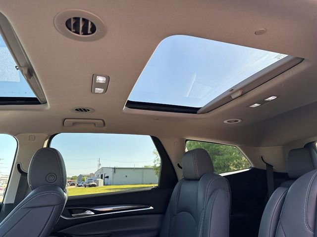 Used 2021 Buick Enclave Essence w/ Sound and Sites Package FWD image 9