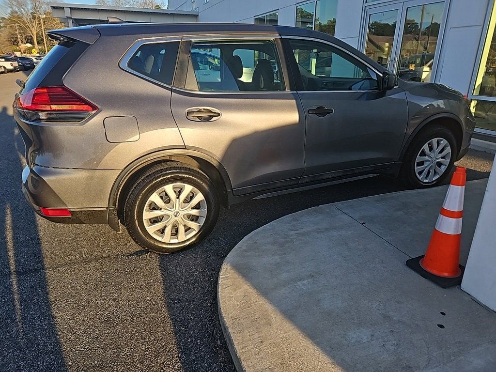 Used 2017 Nissan Rogue S image 9