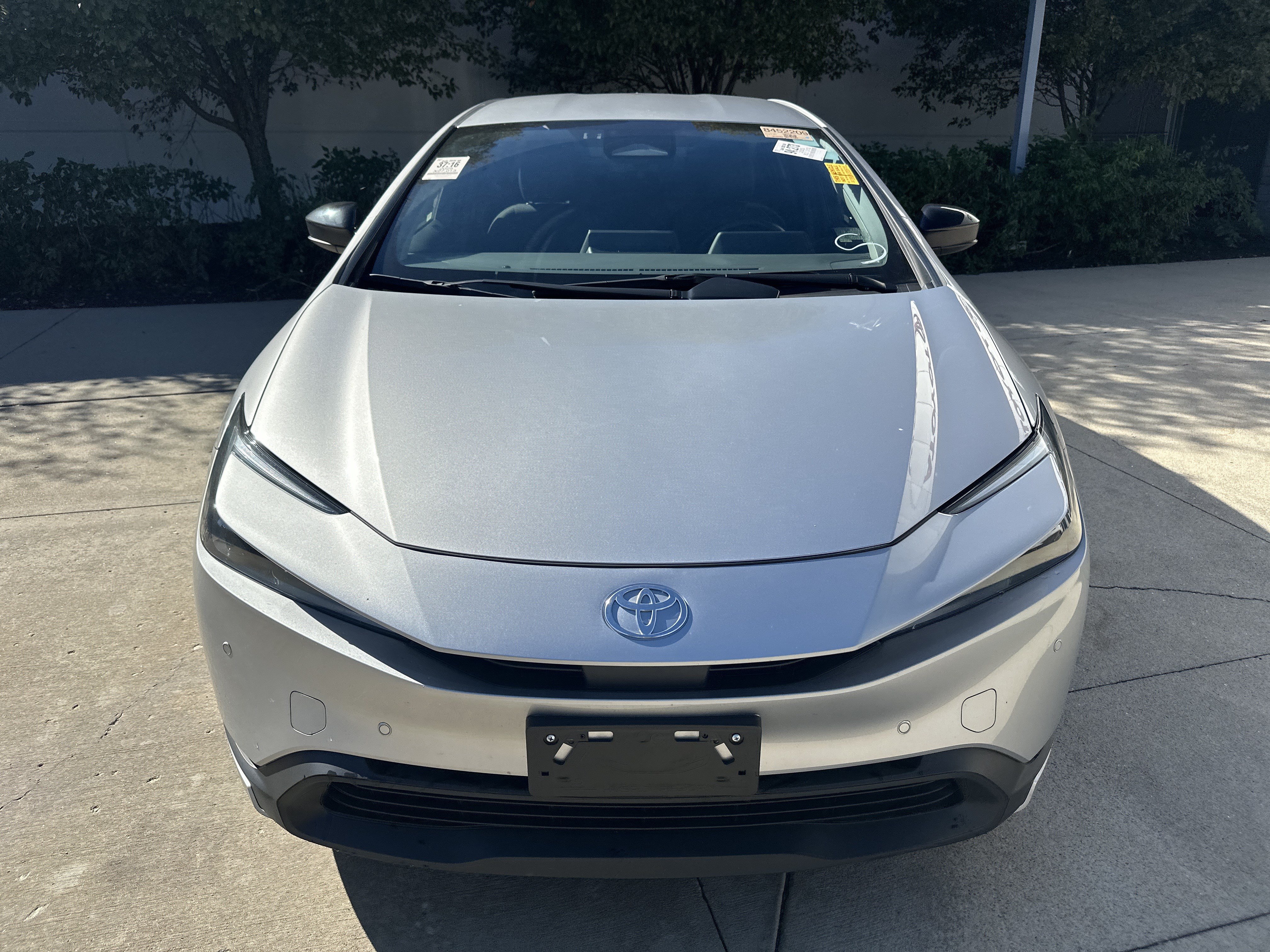 Used 2025 Toyota Prius LE FWD image 5