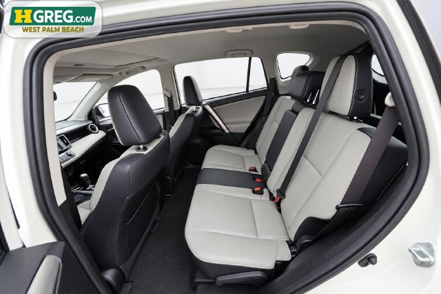 Used 2018 Toyota RAV4 Limited FWD image 12