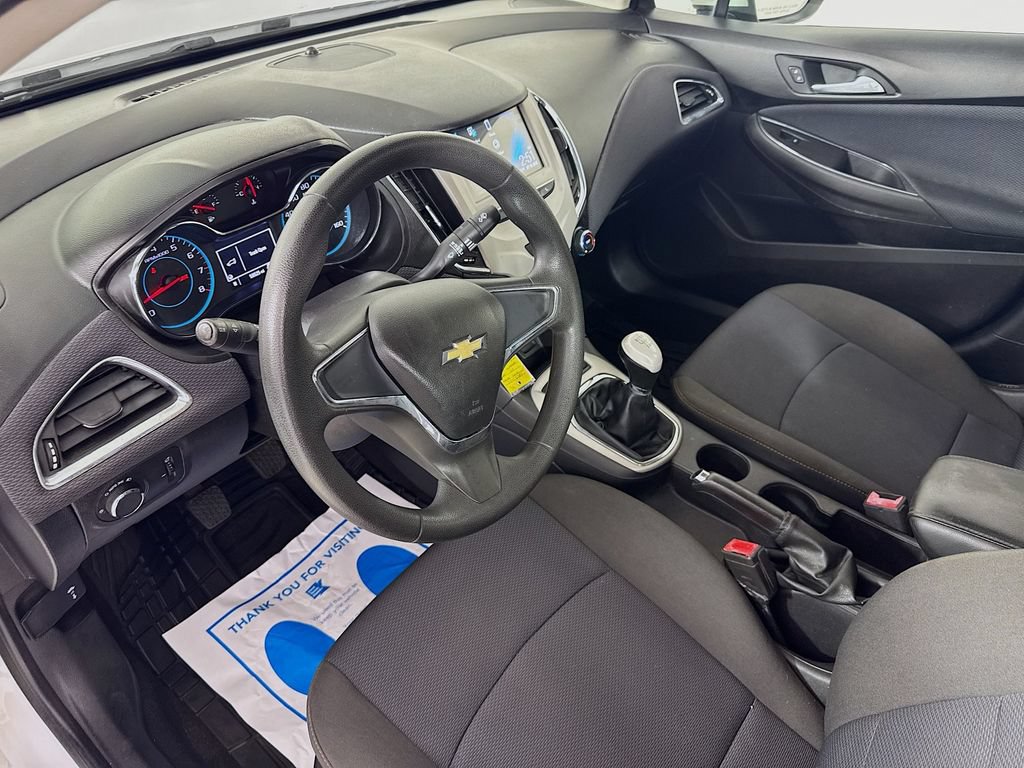 Used 2018 Chevrolet Cruze LS FWD image 10