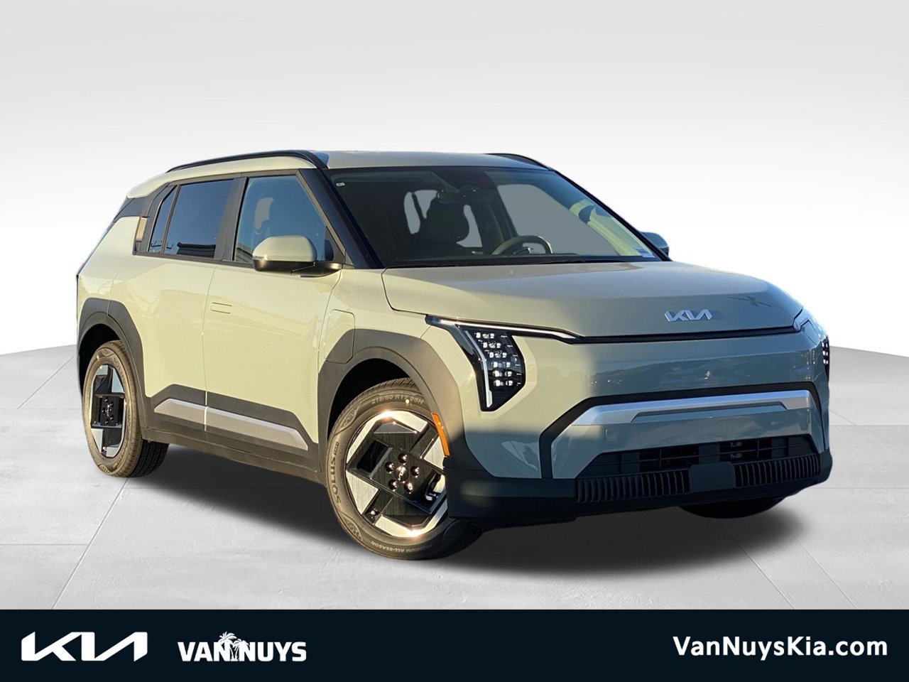 New 2027 Kia EV3 Wind FWD image 1