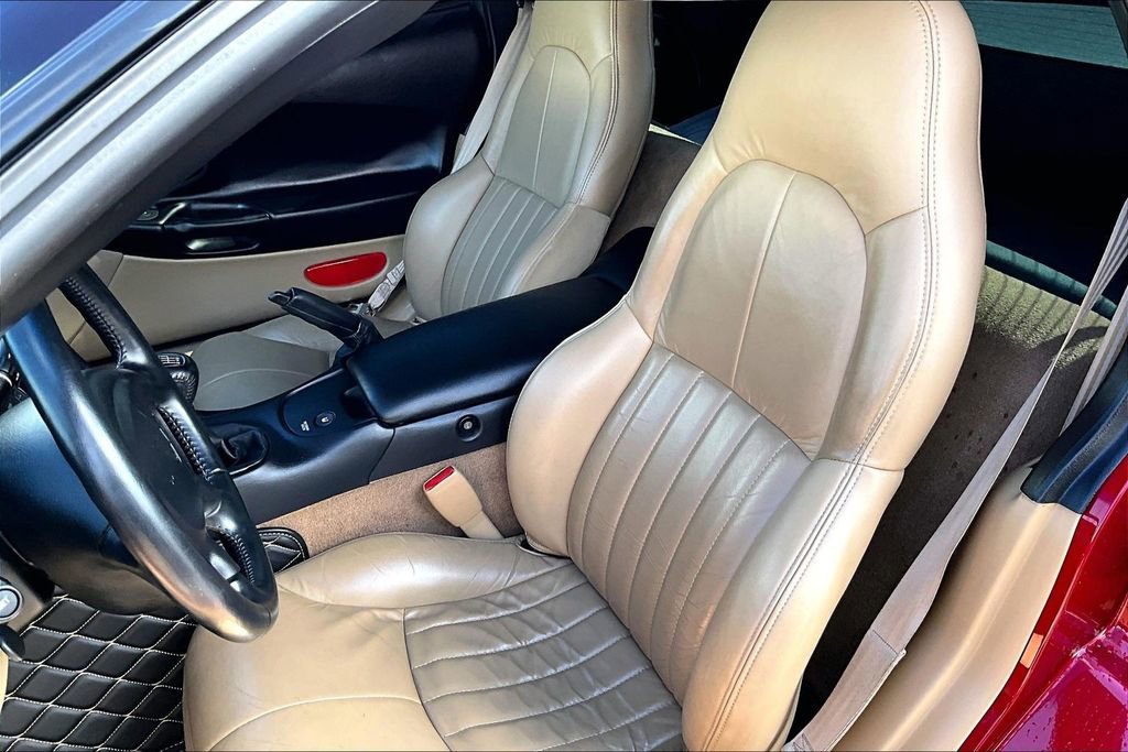 Used 2000 Chevrolet Corvette Coupe w/ Memory Pkg image 25