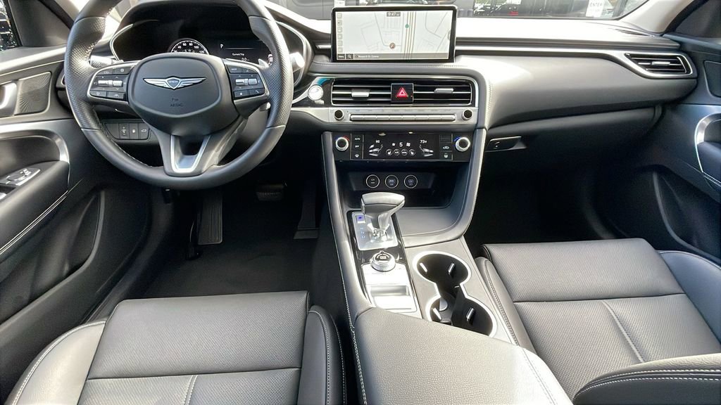Used 2025 Genesis G70 2.5T image 17