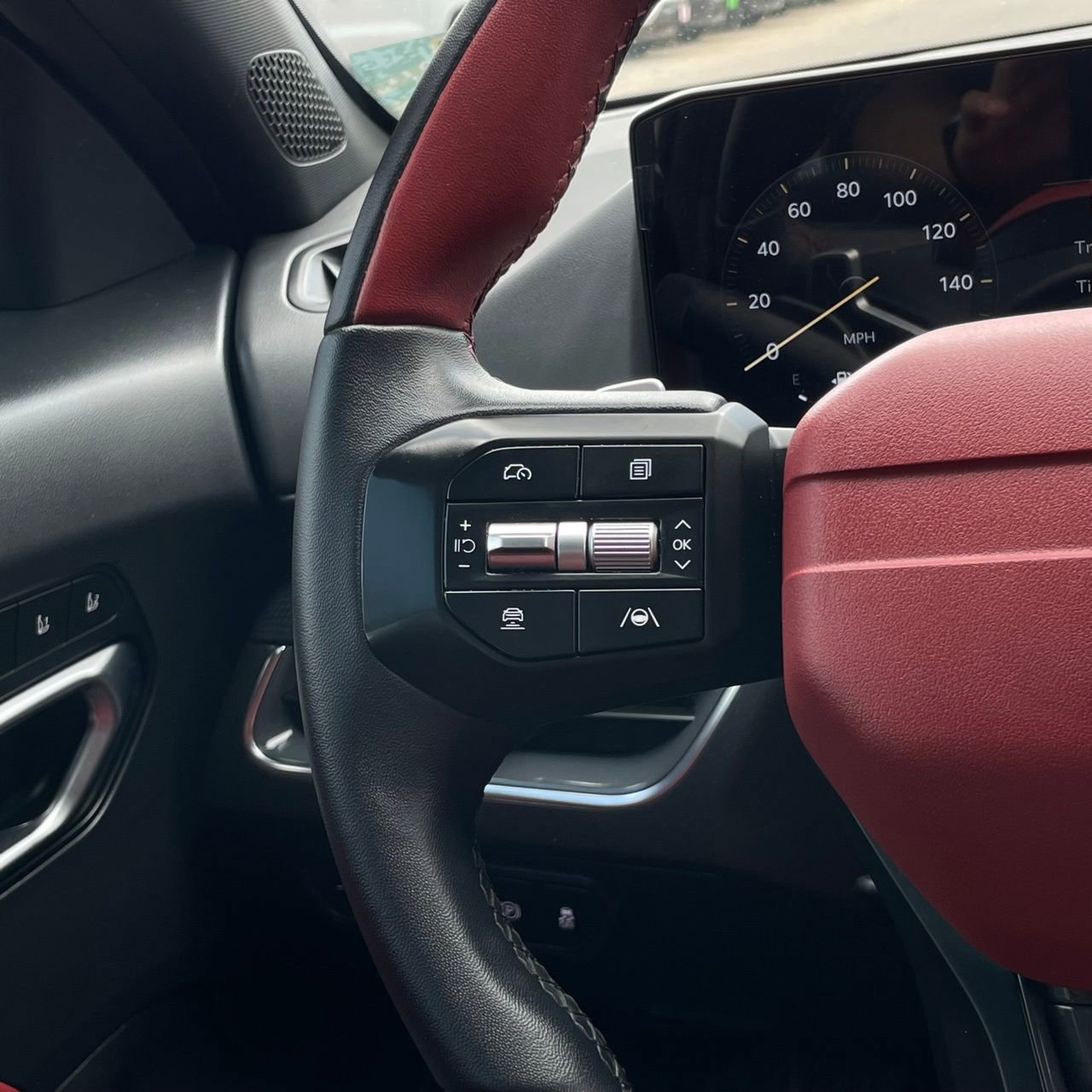 Used 2025 Kia K4 GT-Line w/ GT-Line Premium Package image 12