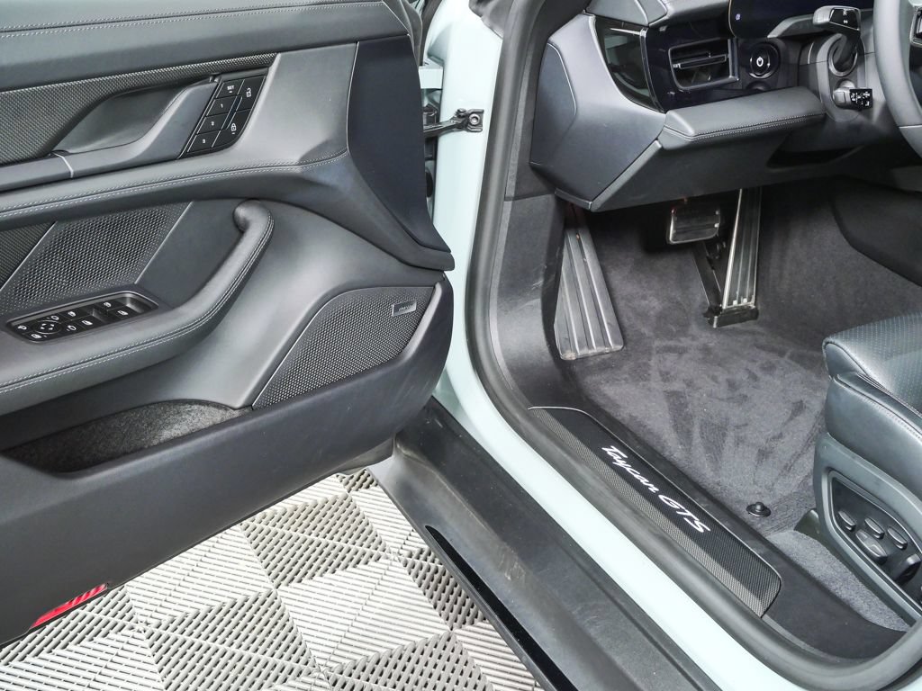 Certified 2025 Porsche Taycan GTS AWD/4WD image 8
