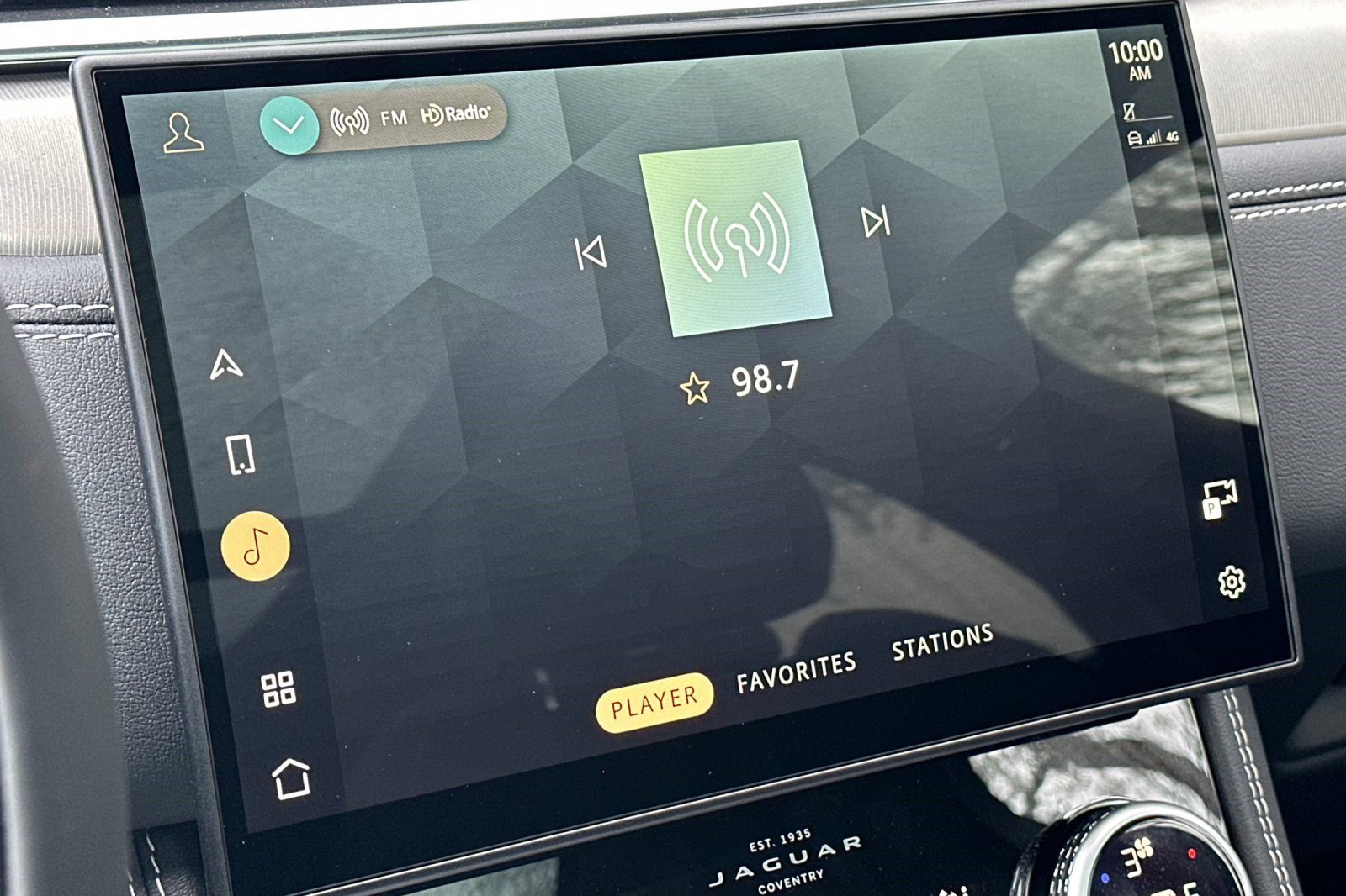 New 2025 Jaguar F-PACE R-Dynamic S image 18