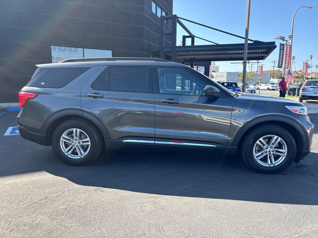 Used 2020 Ford Explorer XLT w/ Equipment Group 202A RWD image 3