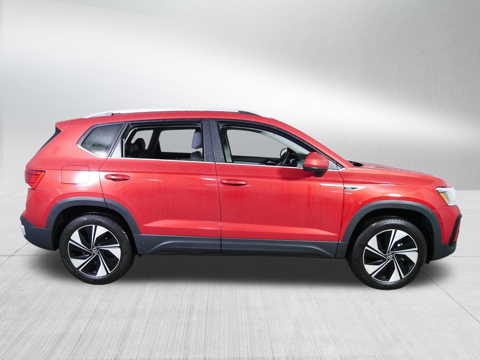 Used 2024 Volkswagen Taos SE image 8