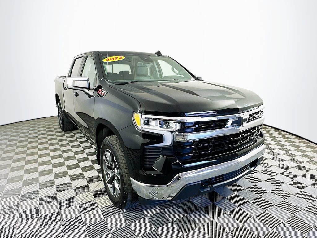 Used 2022 Chevrolet Silverado 1500 LT AWD/4WD image 3
