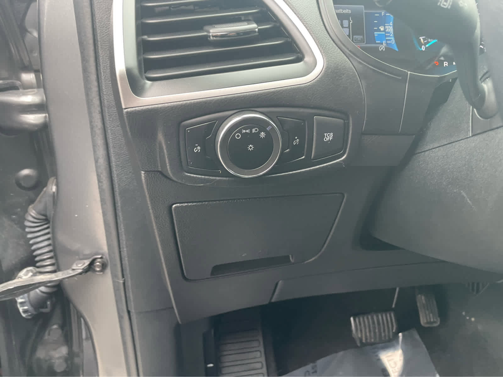 Used 2023 Ford Edge SEL image 12