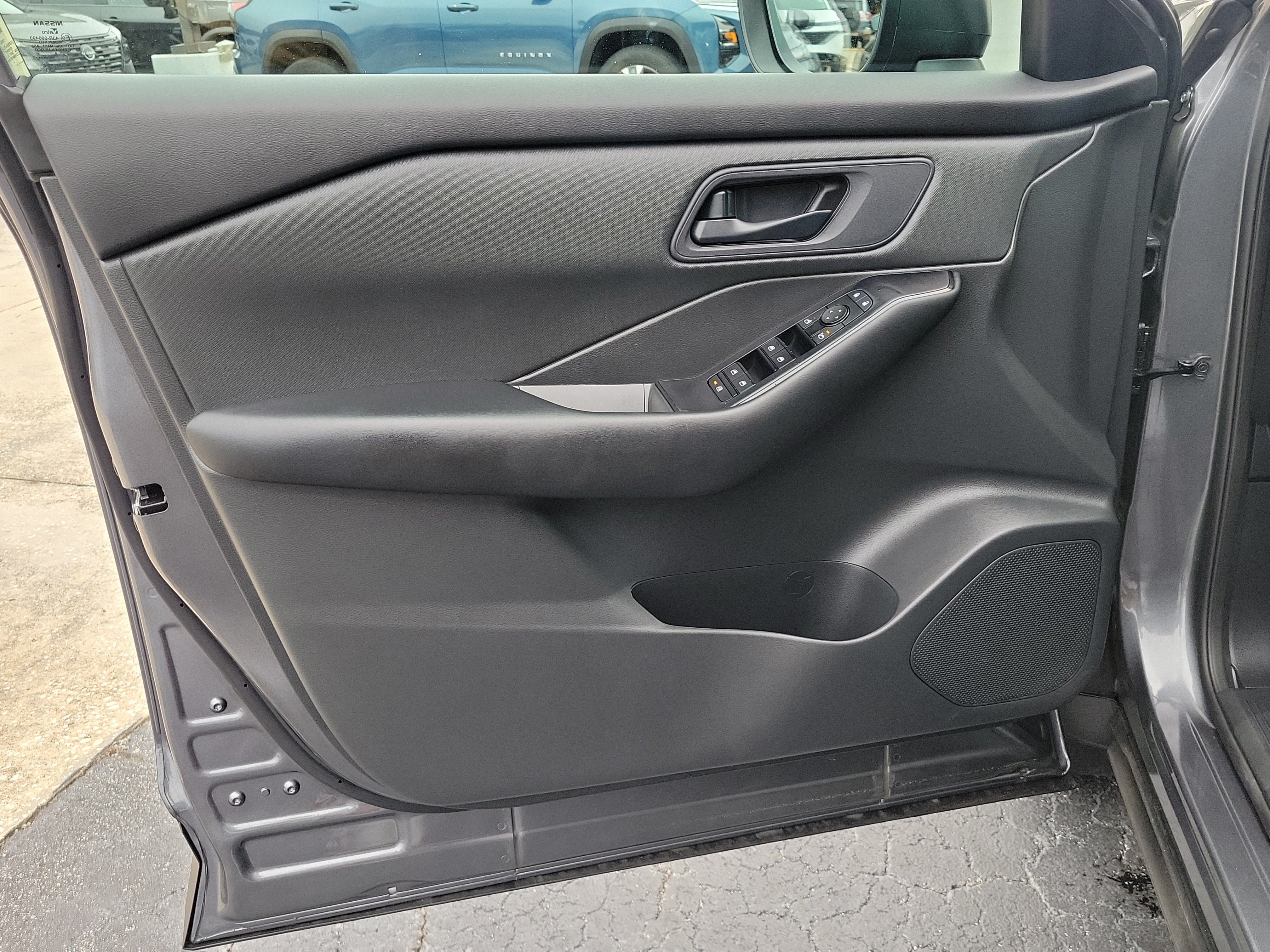 Certified 2025 Nissan Rogue S FWD image 15