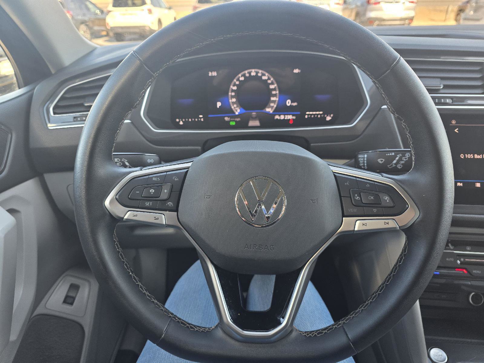 Used 2024 Volkswagen Tiguan SE image 9